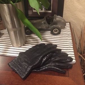 Softest black leather gloves 🧤